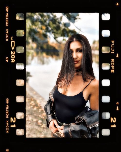 93CD38B7-1F1D-404A-8D8E-1F44C4E846E0 - 001 Alina aaa P 3