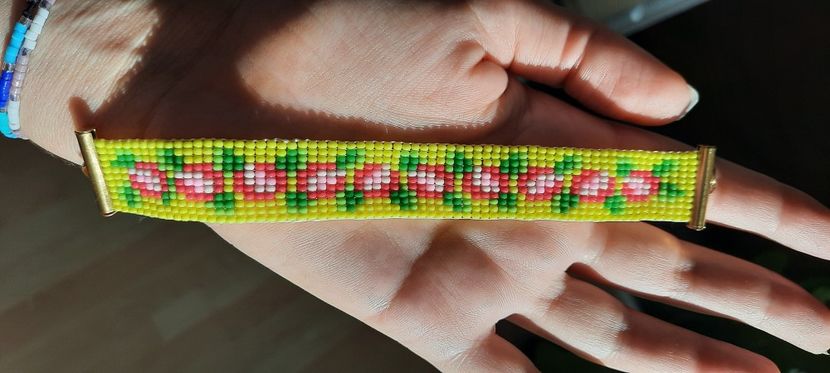 Model B4 detaliu 1 - Bratari lucrate manual