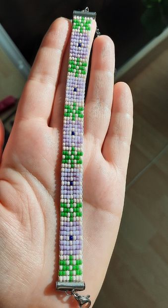 Model B5 detaliu 1 - Bratari lucrate manual