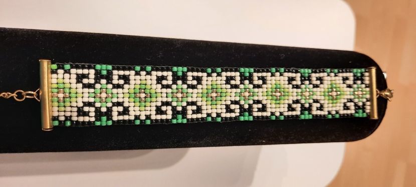 Model B9 detaliu 1 - Bratari lucrate manual