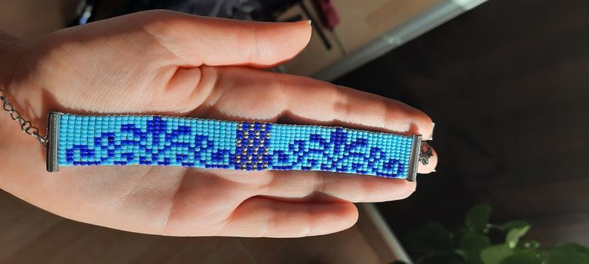 Model B12 detaliu 2 - Bratari lucrate manual