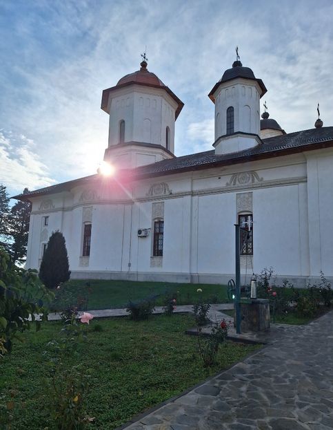 Manastirea Cernica - ZZ România- Om în Rai