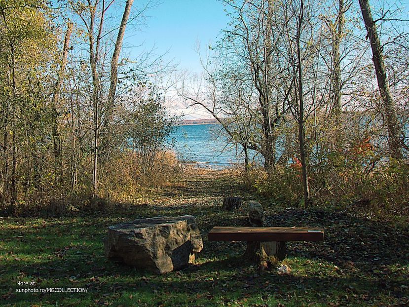 St. Lawrence River join Outaouais River near Montreal - H - LAKES - Lacuri