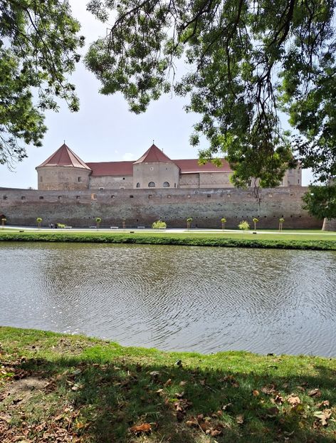 Cetatea Fagarasului - ZZ România- Om în Rai