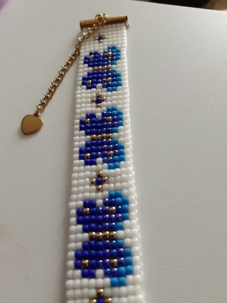 Model fluturi detaliu 2 - Bratari lucrate manual