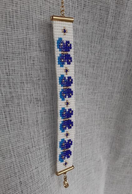 Model fluturi detaliu 3 - Bratari lucrate manual