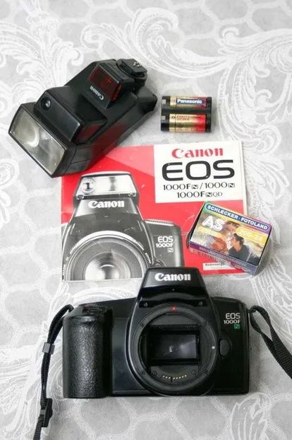  - Canon EOS 1000F
