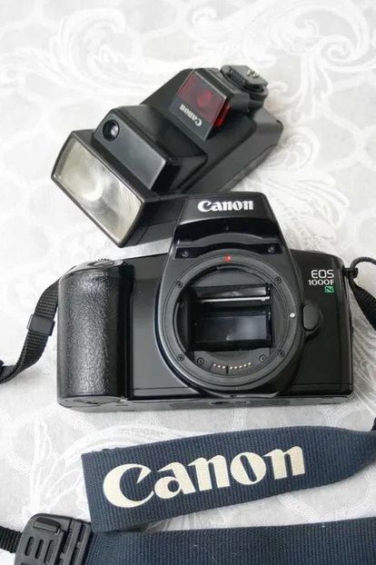  - Canon EOS 1000F