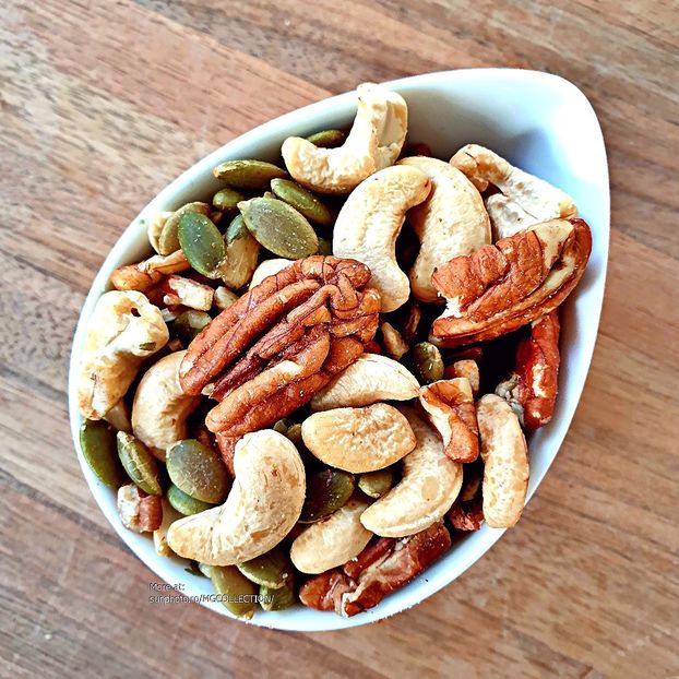 Nuci - Mixed Nuts - K - FOOD and DRINKS - Mancare si bauturi