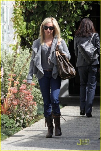 28a22p2 - Ashley Tisdale