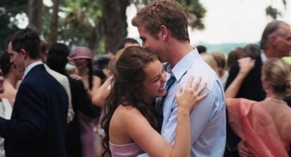 The-Last-Song-Trailer-miley-cyrus-9703547-398-215[1]