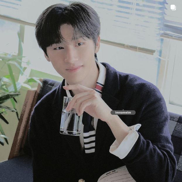 03.01.⠀⠀⠀ ✦ ꯭໋ 熱 t̟e̟n̟d̟e̟r̟♡uoᴉʇɔǝɟɟɐ. ̵ׄ ❵ - Mirrored Blind Playin