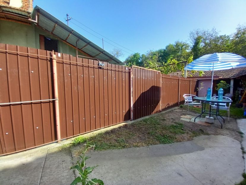  - 9 Curtea gainilor pitice