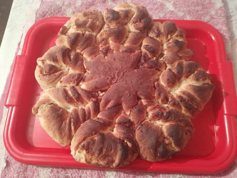 Cozonac floare cu alune si ciocolata - Retete 2