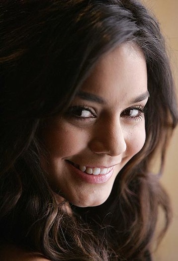 vanessa - Vanessa Hudgens