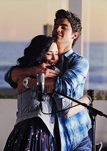 j5gllf - demi and joe