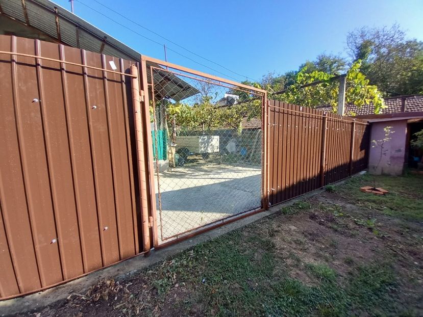  - 9 Curtea gainilor pitice