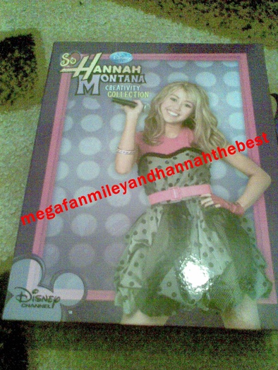 Cutia de la hannah montana creativity colection - Lucrurile mele cu Hannah Montana si Miley Cyrus