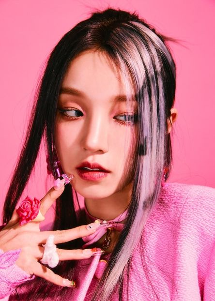  - - KPop and KPop artist SOLO