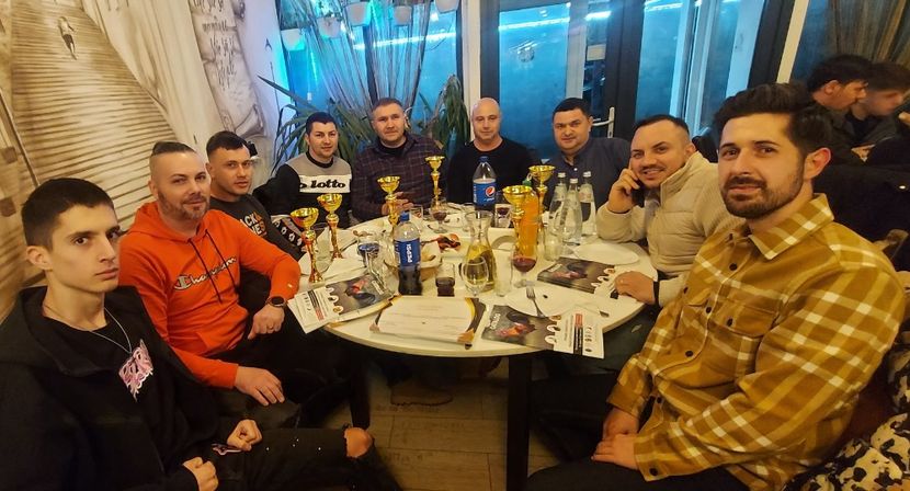  - 1--- AGH Contact 0766614616