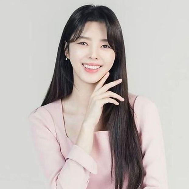 Uhm Hyun Kyung - x-l-Actrite