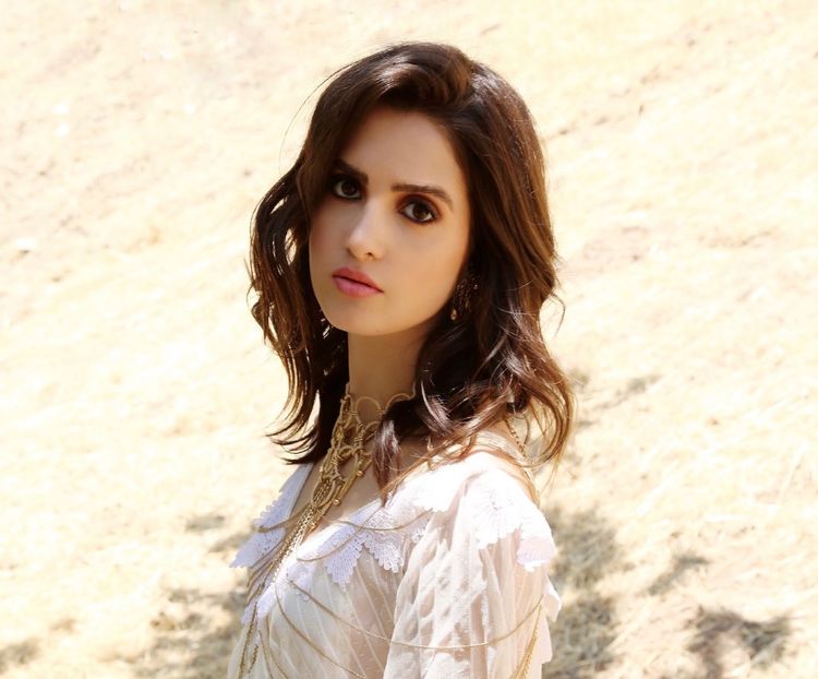 Laura Morano - Alege fata preferata de pe Disney