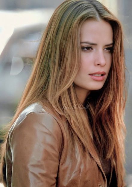 Holly Marie Combs - Alege fata preferata din seriale