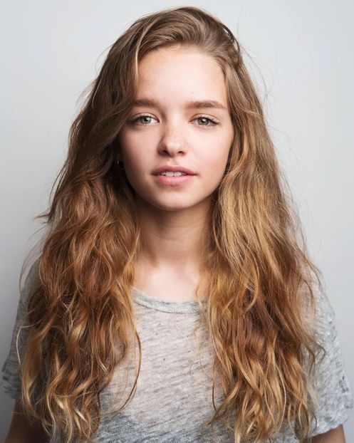 Olivia-Mai Barrett - Alege dintre alte vedete