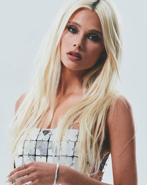 Valentina Zenere - Alege dintre alte vedete