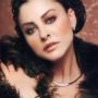 Ece_Uslu_1248253589_1