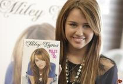 miley - miley cyrus hannah montana