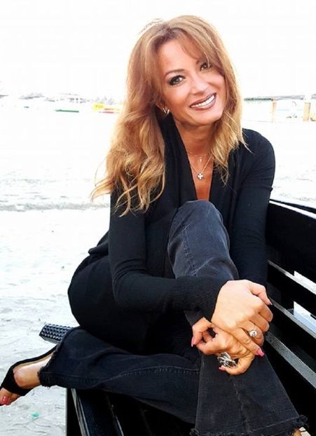 Anca Turscasiu - Alege cantareata preferata