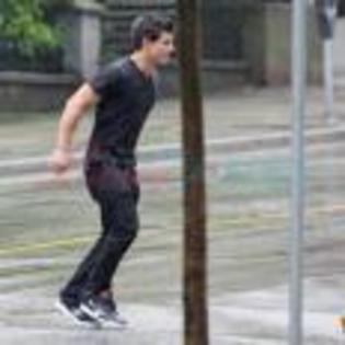 Taylor_Lautner_1242242338_0