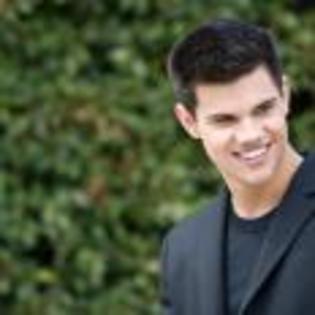 Taylor_Lautner_1249135931_2 - TAYLOR LAUTNER