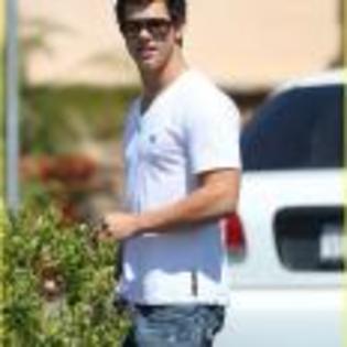 Taylor_Lautner_1249136092_2