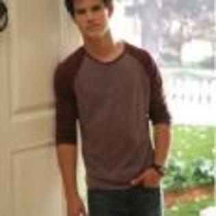 Taylor-Lautner-1242546902