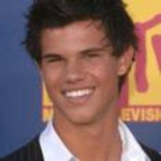 Taylor-Lautner-1242547022 - TAYLOR LAUTNER