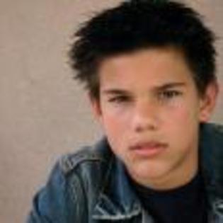 Taylor-Lautner-1242547922