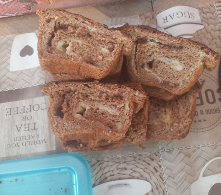 Cozonac cu crema de lapte si bucati de ciocolata - Retete 2