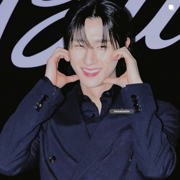 04.04.⠀⠀⠀ ✦ ꯭໋ 熱 t̟e̟n̟d̟e̟r̟♡uoᴉʇɔǝɟɟɐ. ̵ׄ ❵ - Mirrored Blind Playin