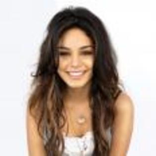 Vanessa_Hudgens_1247602775_2