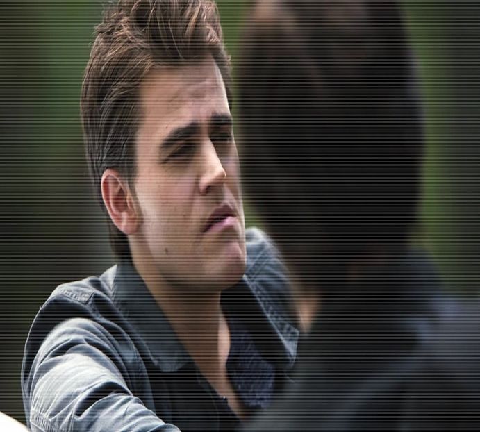 CL *ia din banii cu care a aruncat Kol pe el si ii baga la COJONES ca sa fie sigur ca nu ii mai - here - episode 53 - done