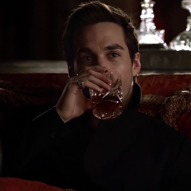 Isi alege niste femei aduse de Kol. Daca nu erai tu muream cl - here - episode 53 - done