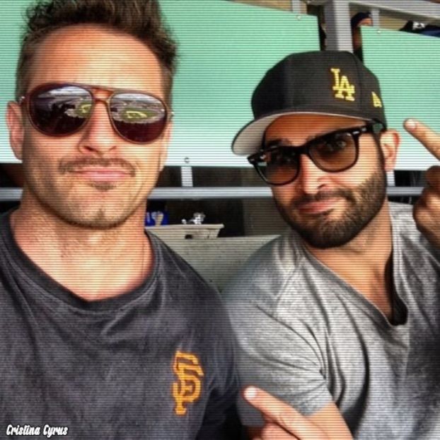 Doamne ferește, nici dacă ai fi ultima femeie din lume nu te-aș lua, pftiuuu *o scuipa pe ochi - here - episode 53 - done