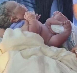 *Alex scoate bebelusul care ERA BAIAT DESI EL NU CREDEA* - episodul 81