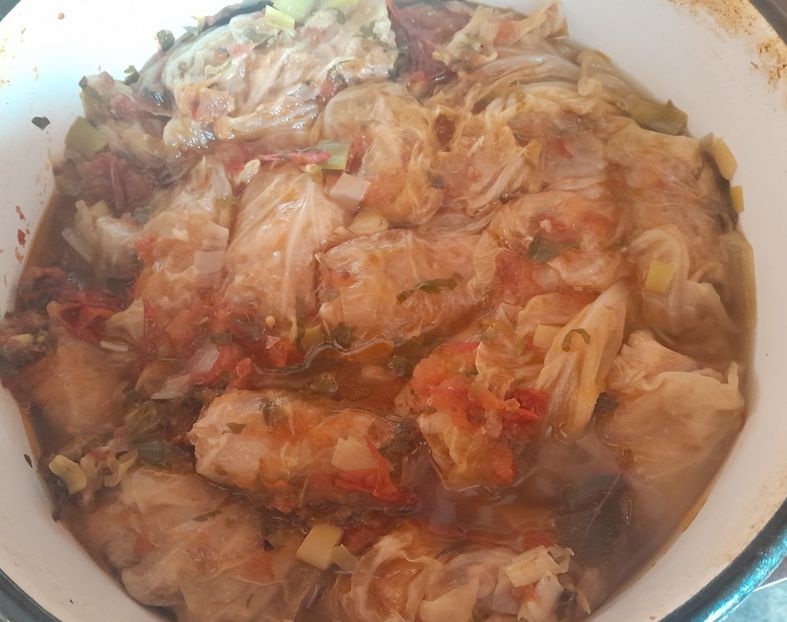 Sarmale cu carne de porc si vita in foi de varza murata - Retete 2