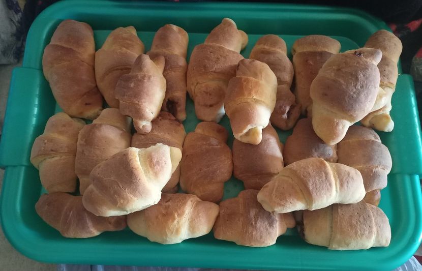 Cornuri cu dulceata si nuca - Retete 2