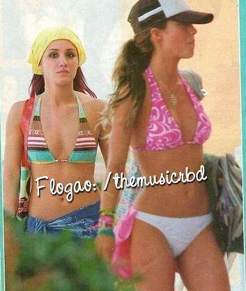 mia-y-roberta-en-bikini - rbd