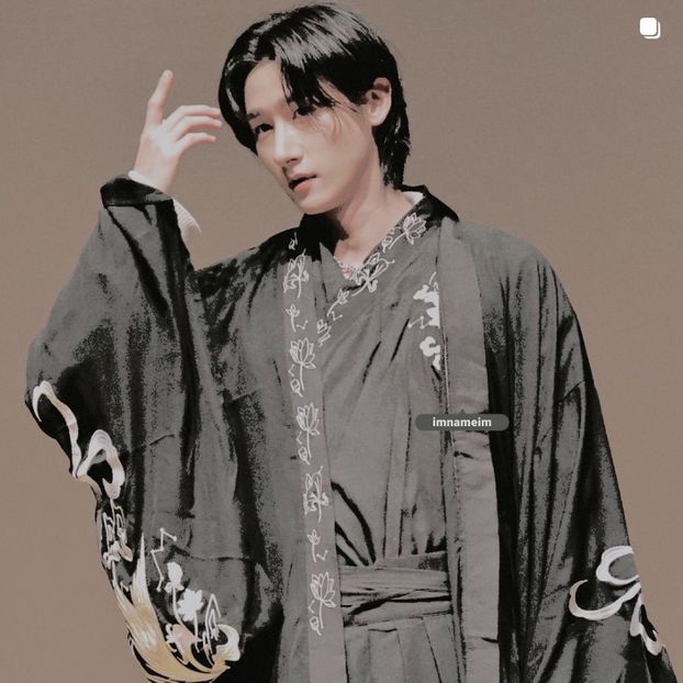 23.04.⠀⠀⠀ ✦ ꯭໋ 熱 t̟e̟n̟d̟e̟r̟♡uoᴉʇɔǝɟɟɐ. ̵ׄ ❵ - Mirrored Blind Playin