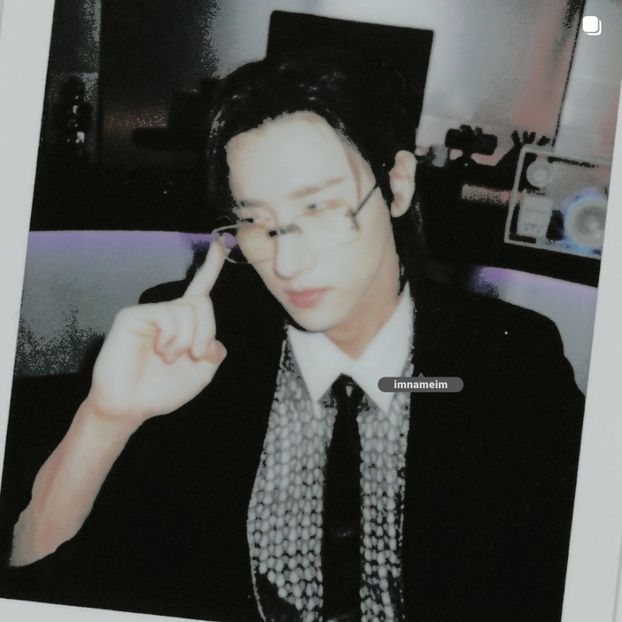 03.05.⠀⠀⠀ ✦ ꯭໋ 熱 t̟e̟n̟d̟e̟r̟♡uoᴉʇɔǝɟɟɐ. ̵ׄ ❵ - Mirrored Blind Playin